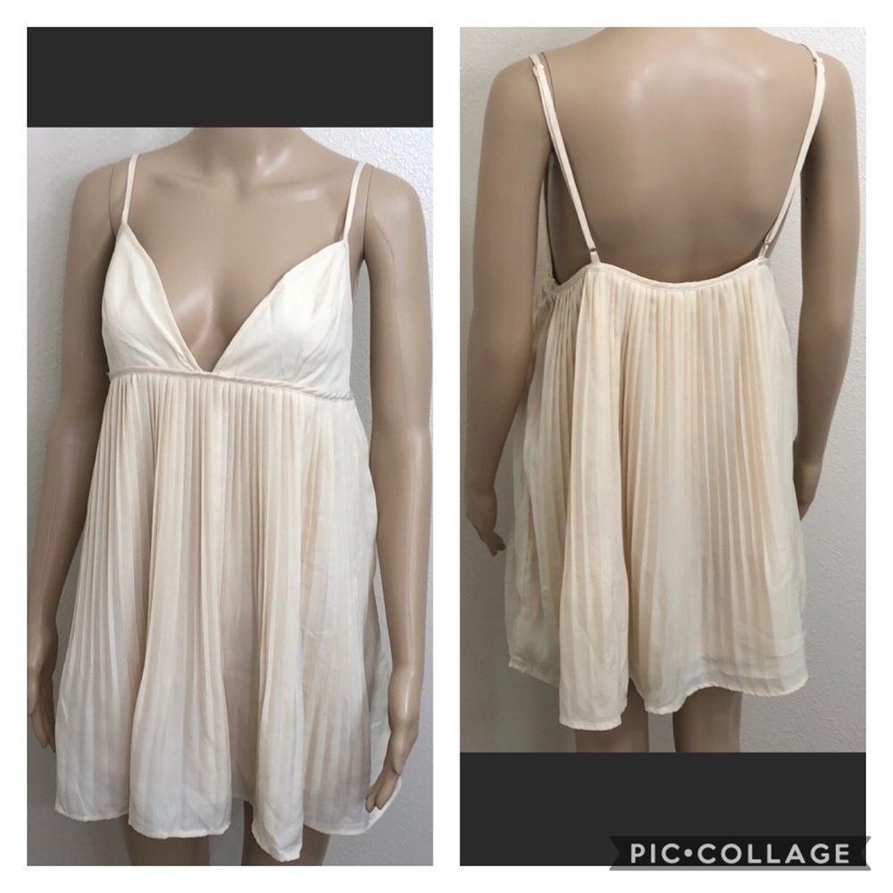 🆕 TOBI Accordion Mini Dress